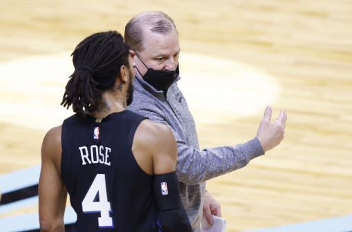 Derrick Rose, Tom Thibodeau (Photo by Michael Reaves/Getty Images)