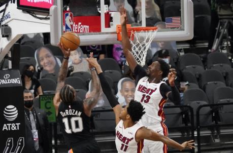 San Anto<em></em>nio Spurs forward DeMar DeRozan (10) shoots the ball against Miami Heat center Bam Adebayo (13) and forward KZ Okpala (11)
(Scott Wachter-USA TODAY Sports)