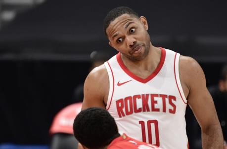 Eric Gordon #10 of the Houston Rockets (Photo by Douglas P. DeFelice/Getty Images)