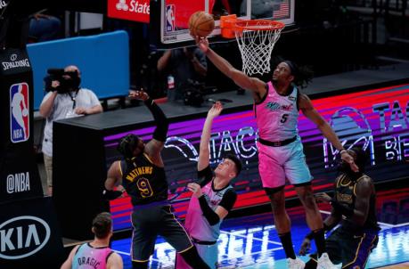 Miami Heat forward Precious Achiuwa (5) blocks the shot of Los Angeles Lakers guard Wesley Matthews (9) (Jasen Vinlove-USA TODAY Sports)