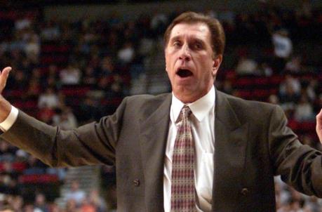 Houston Rockets Coach Rudy Tomjanovich coaches during his teams NBA game against the Portland Trail Blazers in Portland, Oregon, 20 November 2001. AFP PHOTO/JOHN GRESS (Photo by JOHN GRESS / AFP) (Photo by JOHN GRESS/AFP via Getty Images)