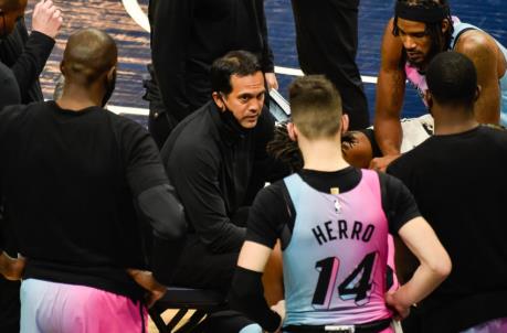 Miami Heat head coach Erik Spoelstra talks with guard Tyler Herro (14) and teammates during the fourth quarter against the Minnesota Timberwolves
(Jeffrey Becker-USA TODAY Sports)