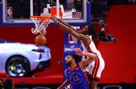 Precious Achiuwa #5 of the Miami Heat dunks the ball over Jahlil Okafor #13 of the Detroit Pistons
(Photo by Rey Del Rio/Getty Images)