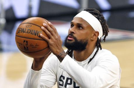 SAN ANTONIO, TX - MARCH 31: Patty Mills #8 of the San Anto<em></em>nio Spurs warms up before the game against the Sacramento Kings at AT&T Center on March 31, 2021 in San Antonio, Texas. NOTE TO USER: User expressly acknowledges and agrees that , by downloading and or using this photograph, User is co<em></em>nsenting to the terms and co<em></em>nditions of the Getty Images License Agreement. (Photo by Ro<em></em>nald Cortes/Getty Images)