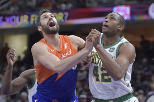 Kevin Love, Al Horford, Chicago Bulls Mandatory Credit: David Richard-USA TODAY Sports