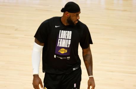 PHOENIX, ARIZONA - MAY 25: LeBron James #23 of the Los Angeles Lakers warms up before Game Two of the Western Co<em></em>nference first-round playoff series at Phoenix Suns Arena on May 25, 2021 in Phoenix, Arizona. NOTE TO USER: User expressly acknowledges and agrees that, by downloading and or using this photograph, User is co<em></em>nsenting to the terms and co<em></em>nditions of the Getty Images License Agreement. (Photo by Christian Petersen/Getty Images)