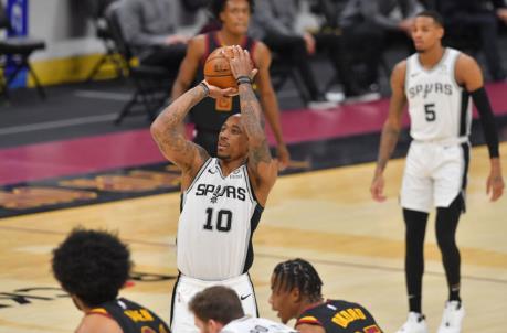 CLEVELAND, OHIO - MARCH 19: DeMar DeRozan #10 of the San Anto<em></em>nio Spurs shoots a free throw during the third quarter against the Cleveland Cavaliers at Rocket Mortgage Fieldhouse on March 19, 2021 in Cleveland, Ohio. NOTE TO USER: User expressly acknowledges and agrees that, by downloading and/or using this photograph, user is co<em></em>nsenting to the terms and co<em></em>nditions of the Getty Images License Agreement. (Photo by Jason Miller/Getty Images)