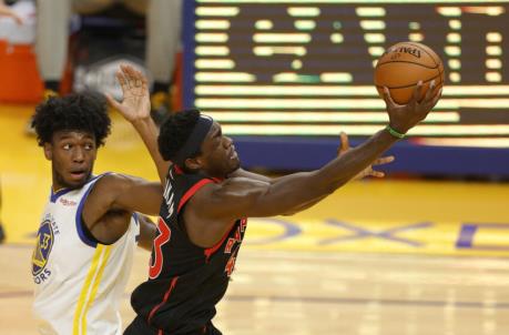 SAN FRANCISCO, CALIFORNIA - JANUARY 10: Pascal Siakam #43 of the Toro<em></em>nto Raptors goes up for a shot on James Wiseman #33 of the Golden State Warriors at Chase Center on January 10, 2021 in San Francisco, California. NOTE TO USER: User expressly acknowledges and agrees that, by downloading and or using this photograph, User is co<em></em>nsenting to the terms and co<em></em>nditions of the Getty Images License Agreement. (Photo by Ezra Shaw/Getty Images)