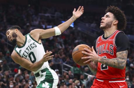 BOSTON, MA - NOVEMBER 01: Lo<em></em>nzo Ball #2 of the Chicago Bulls was called for an offensive foul on this play against Jayson Tatum #0 of the Boston Celtics at TD Garden on November 1, 2021 in Boston, Massachusetts. NOTE TO USER: User expressly acknowledges and agrees that, by downloading and or using this photograph, User is co<em></em>nsenting to the terms and co<em></em>nditions of the Getty Images License Agreement. (Photo by Adam Glanzman/Getty Images)