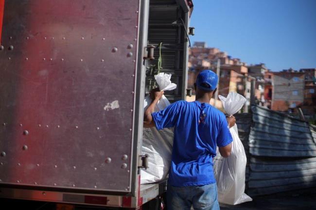 A favela start-up delivers parcels wher<em></em>e others fear to tread in Sao Paulo