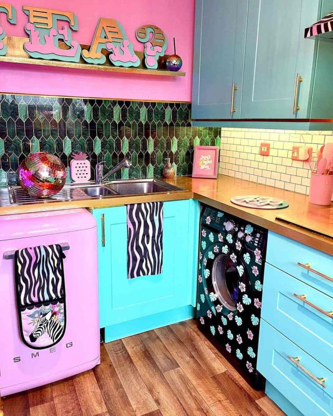 pink chairs in kitchen