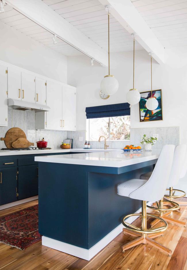 Blue and white kitchen