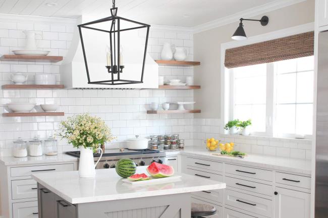 Drool-worthy modern farmhouse kitchen hero