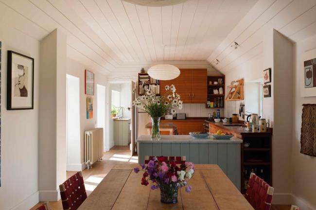 Sussex cottage eat-in kitchen