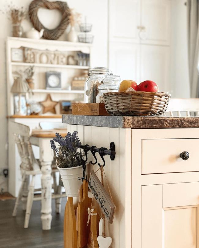 farmhouse kitchens