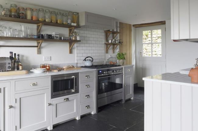 country cottage kitchen