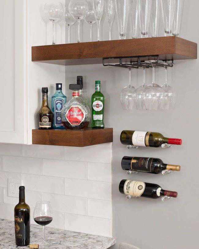 Wet bar with oak and marble 