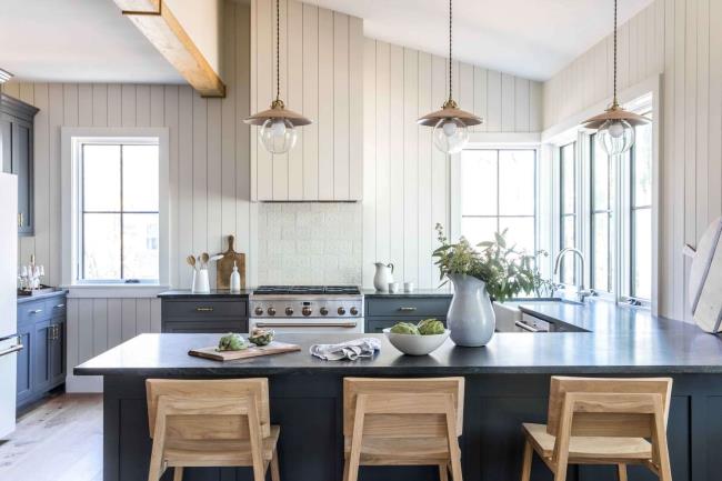 Blue and white kitchen