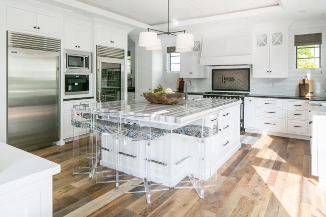 striped marble countertop