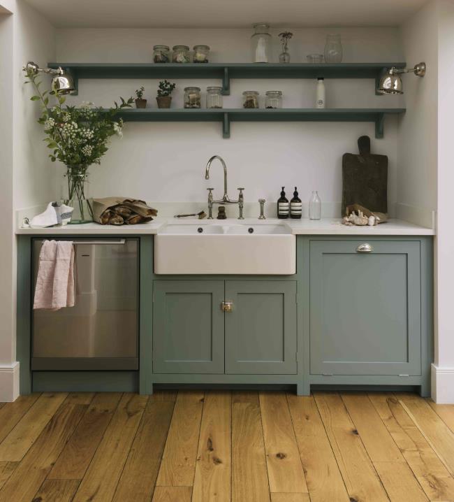 deVol ba<em></em>sement kitchenette