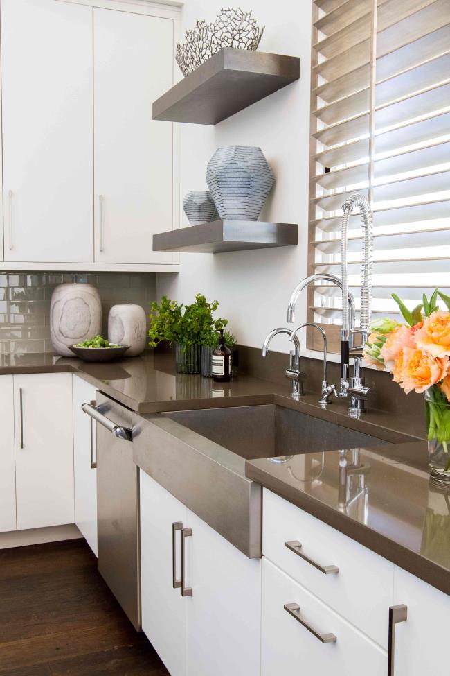 Wood accents and flowers in kitchen