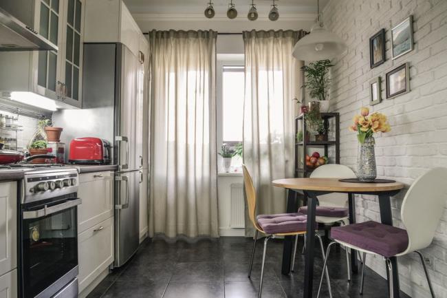 Kitchen and dining table