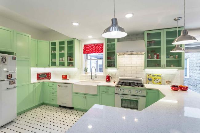 retro minty green kitchen