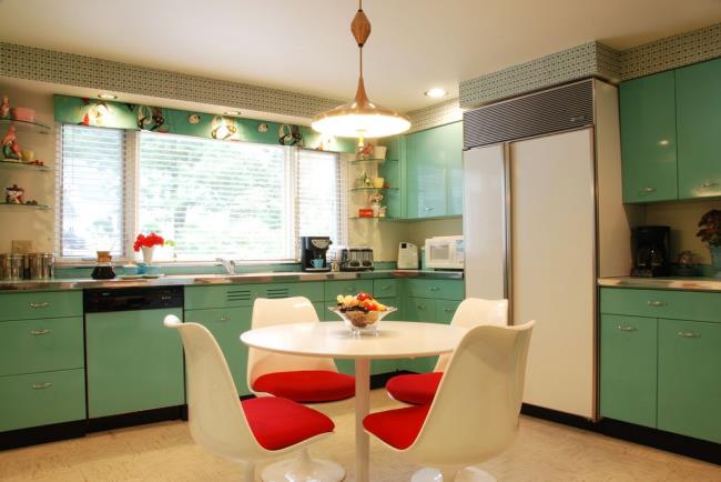 me<em></em>tal kitchen cabinets in midcentury kitchen