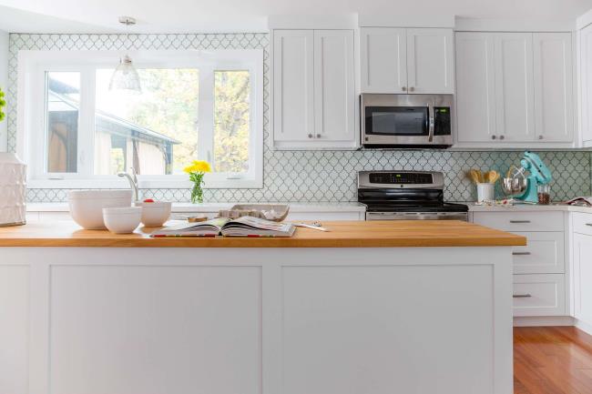 corrugated-steel-ceiling-kitchen