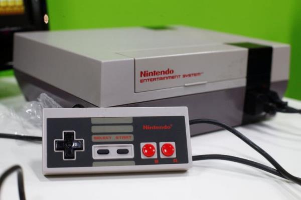 A Nintendo Entertainment System from the early 1980s. The co<em></em>nsole truly took off with the later introduction of Super Mario Brothers.