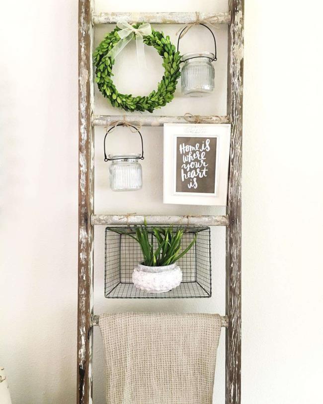 Decorate with ladders in farmhouse style home