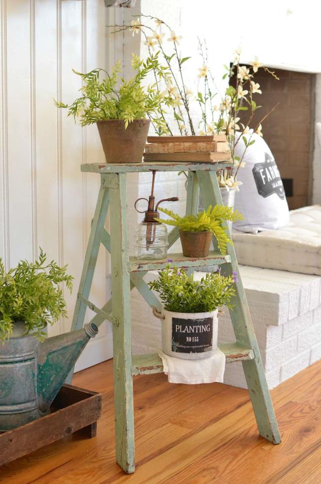 How to decorate with vintage ladders